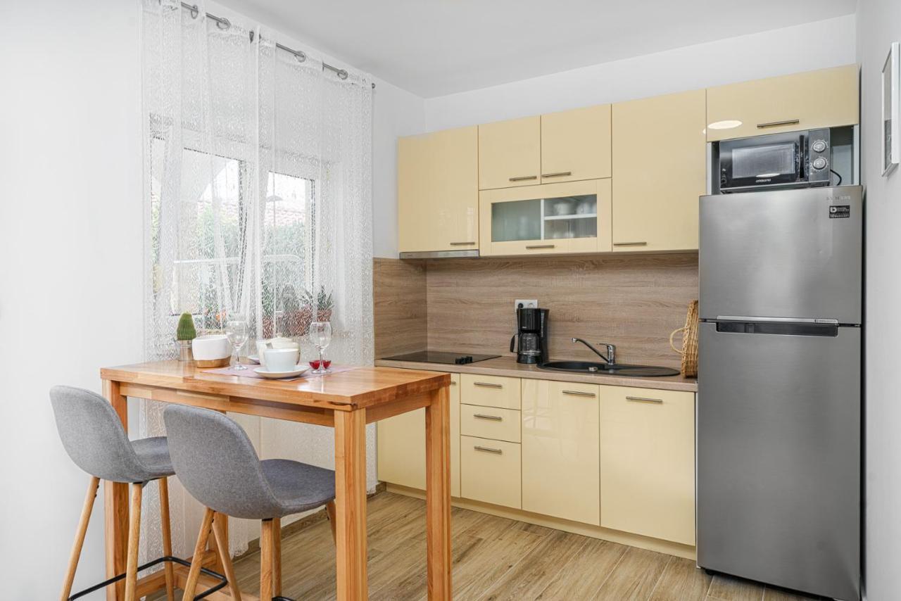 Apartments Vesna Vodice Ruang foto
