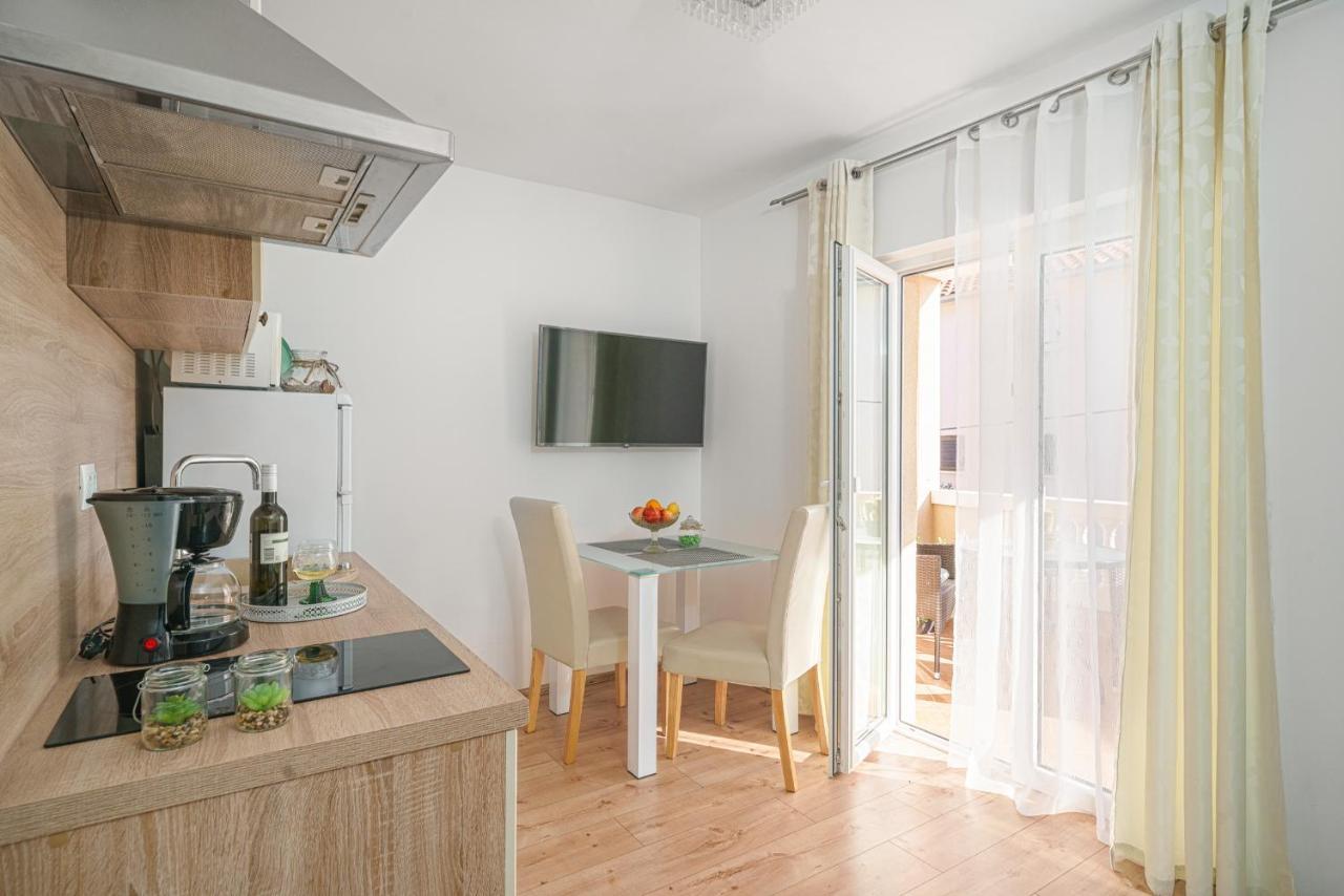 Apartments Vesna Vodice Bagian luar foto