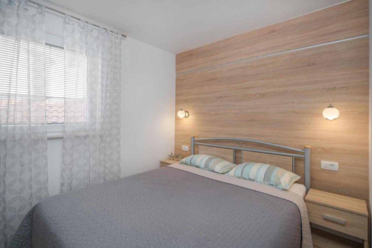 Apartments Vesna Vodice Bagian luar foto